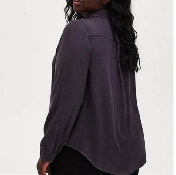 NWT - Torrid Trending Blouse - Sz 2x - Picture 2 of 7